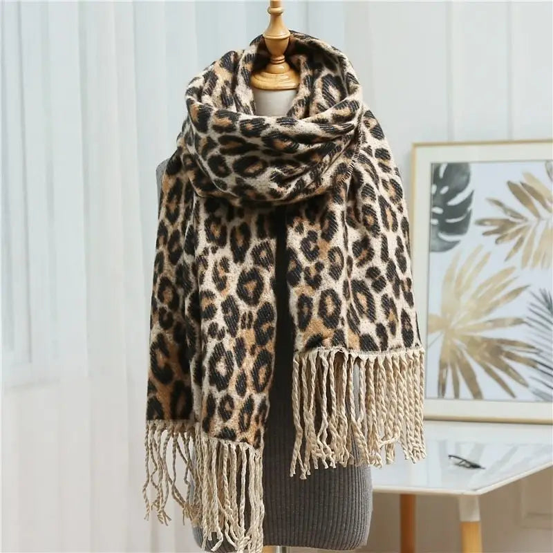 Echarpe léopard.