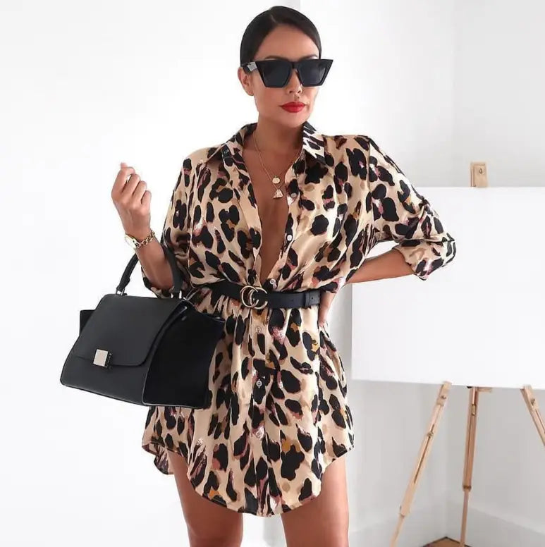 Robe chemise léopard.