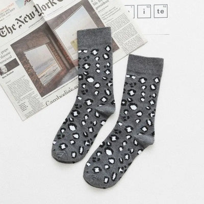 chaussettes léopard grises hautes.
