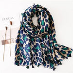 Leopard Scarf with Pompoms - Vignette | My Léopard