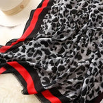 Écharpe Léopard Audacieuse - Vignette | My Léopard