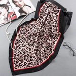 Foulard Léopard Classique Blanc et Noir - Vignette | My Léopard