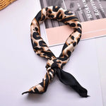 Foulard Léopard Élégant - Vignette | My Léopard