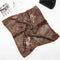 Foulard léopard marron chocolat.