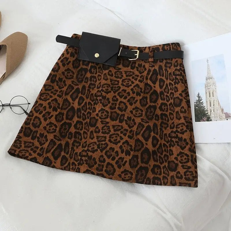 Mini jupe léopard marron ceinture.