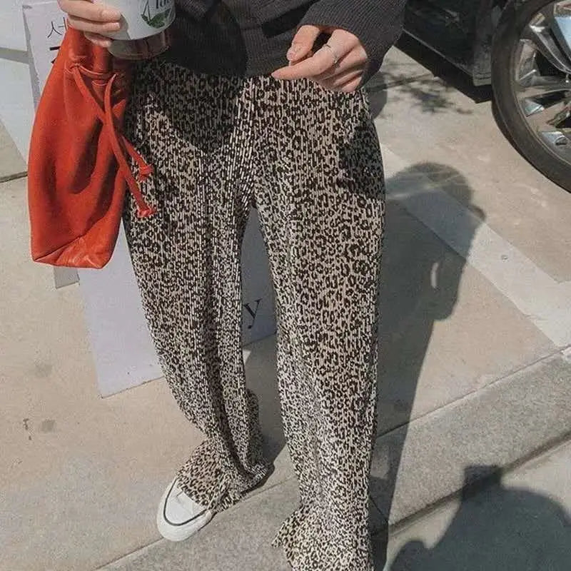 Pantalon léopard plissé.
