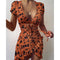 Robe cache coeur léopard.