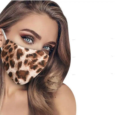 Masque barrière léopard beige.