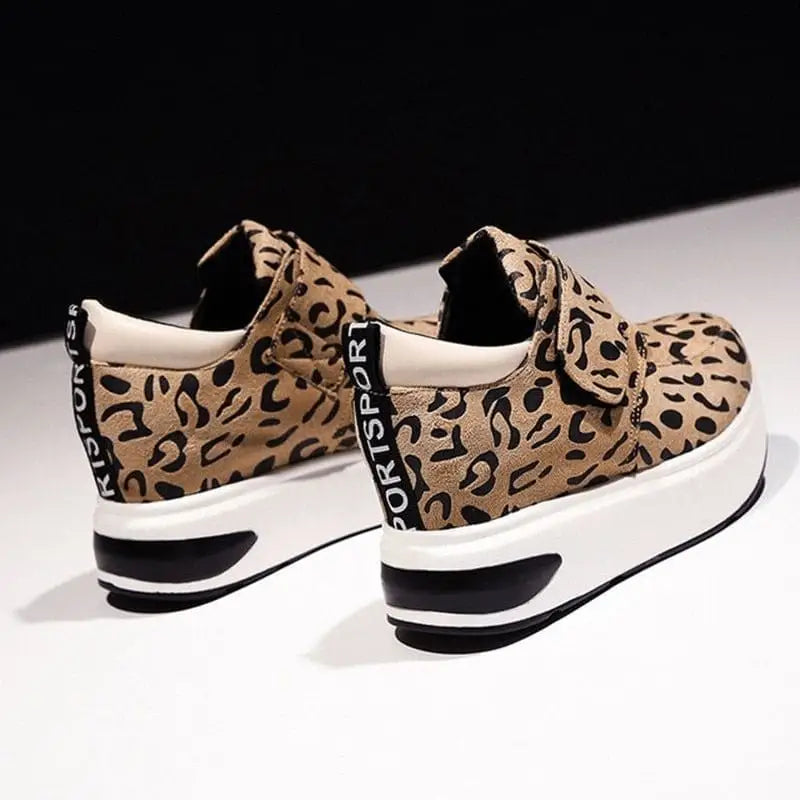 Basket top leopard scratch