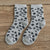 chaussettes léopard grises courtes.