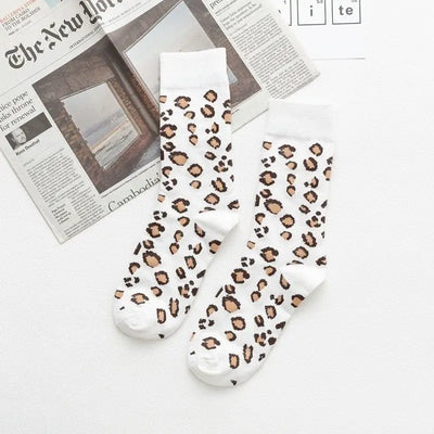 chaussettes léopard blanches.