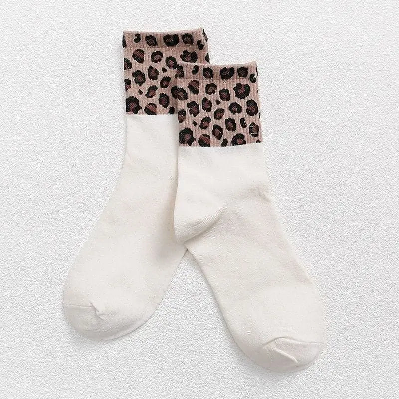 chaussettes léopard blanches.