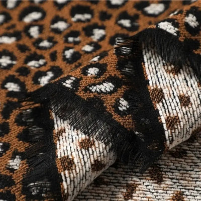 écharpe marron tendance léopard.