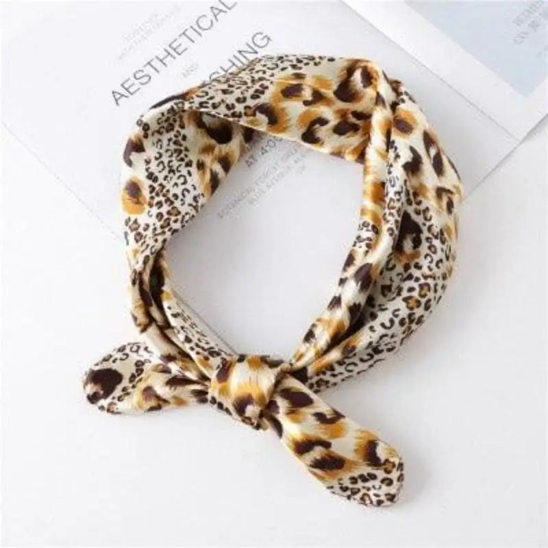 Foulard femme léopard mignon jaune.