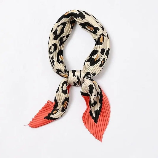 Foulard léopard coloré.