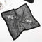 Foulard léopard noir et blanc.