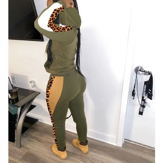 Dos jogging avec poches léopard kaki.