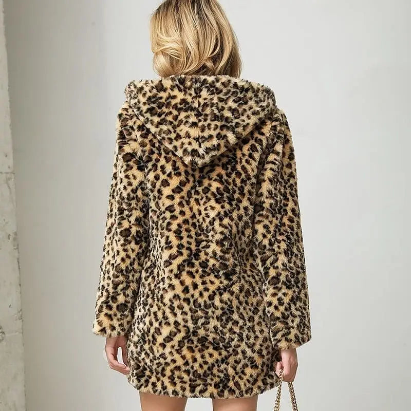 Manteau fausse fourrure léopard mi long.