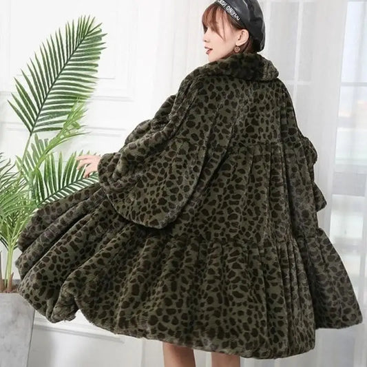 Dos manteau kaki oversize.