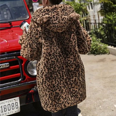 Dos manteau imprimé léopard oreilles marron.