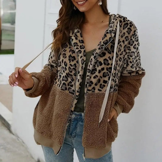 Manteau léopard bicolore.