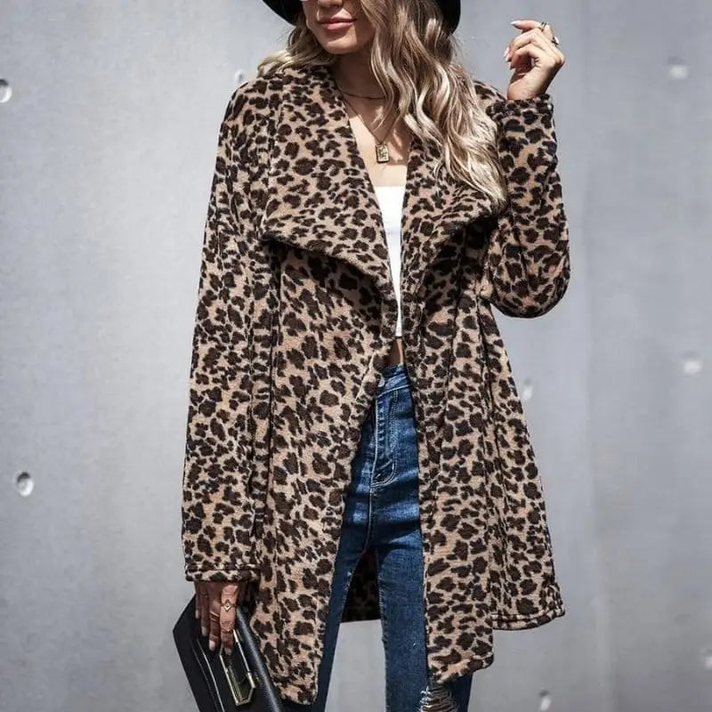 Manteau léopard femme classique.