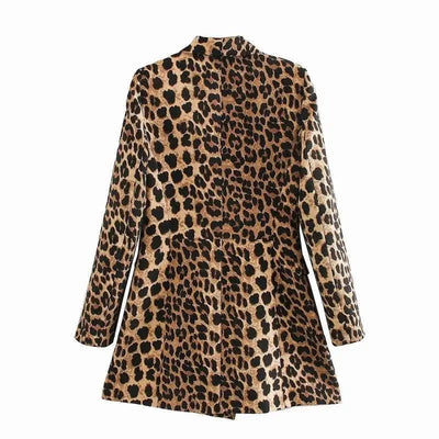 Dos manteau léopard femme coupe blazer.