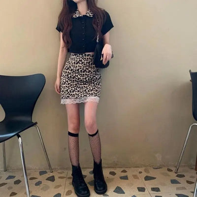 Mini jupe dentelle léopard.