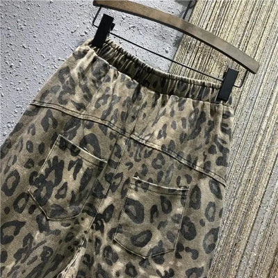 Dos pantalon léopard style militaire.