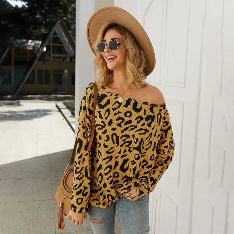 Pull col bardot léopard moutarde.