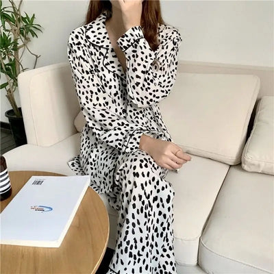 pyjama blanc léopard.