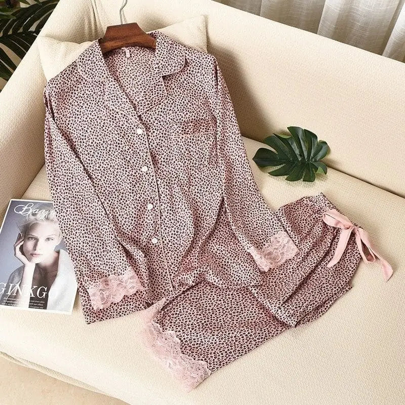 pyjama léopard dentelle rose.