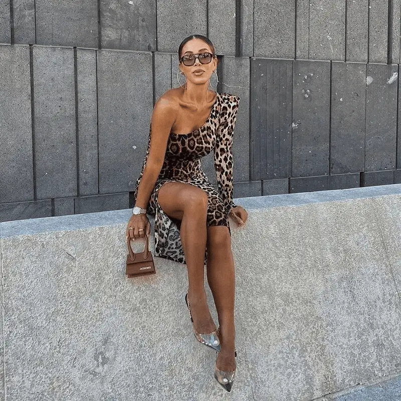 Robe asymétrique manche longue sale