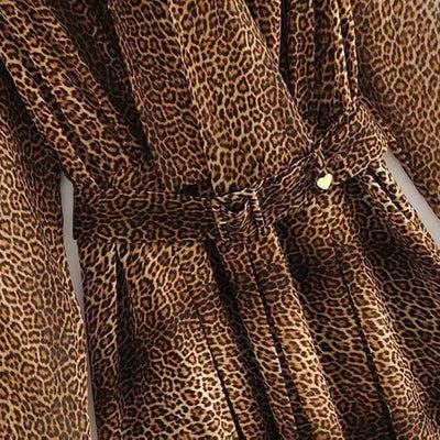 Motif robe léopard hiver.