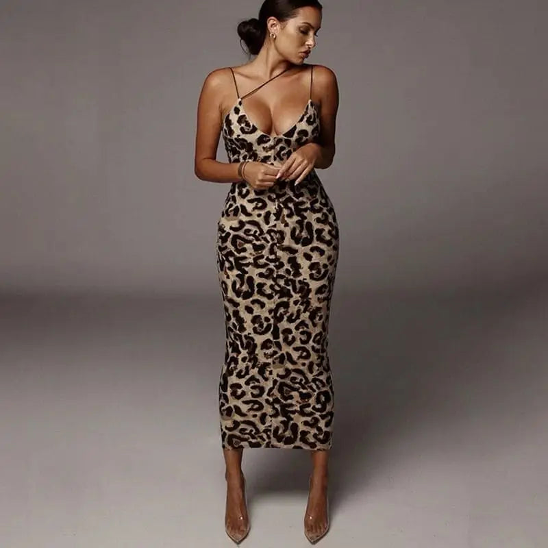 Robe léopard moulante sexy.