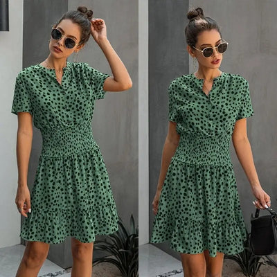 Robe verte léopard style.