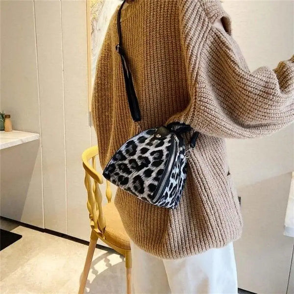 Sac top bourse leopard
