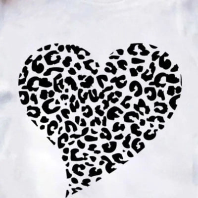 Coeur noir et blanc léopard.