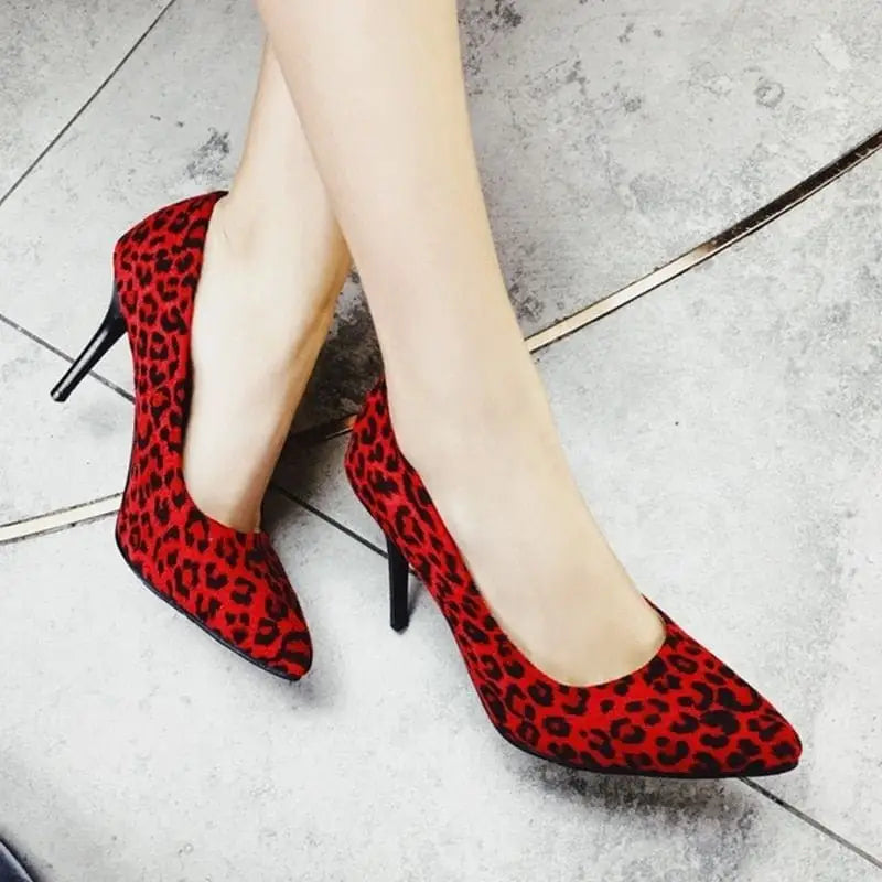 Talons sales haut rouge
