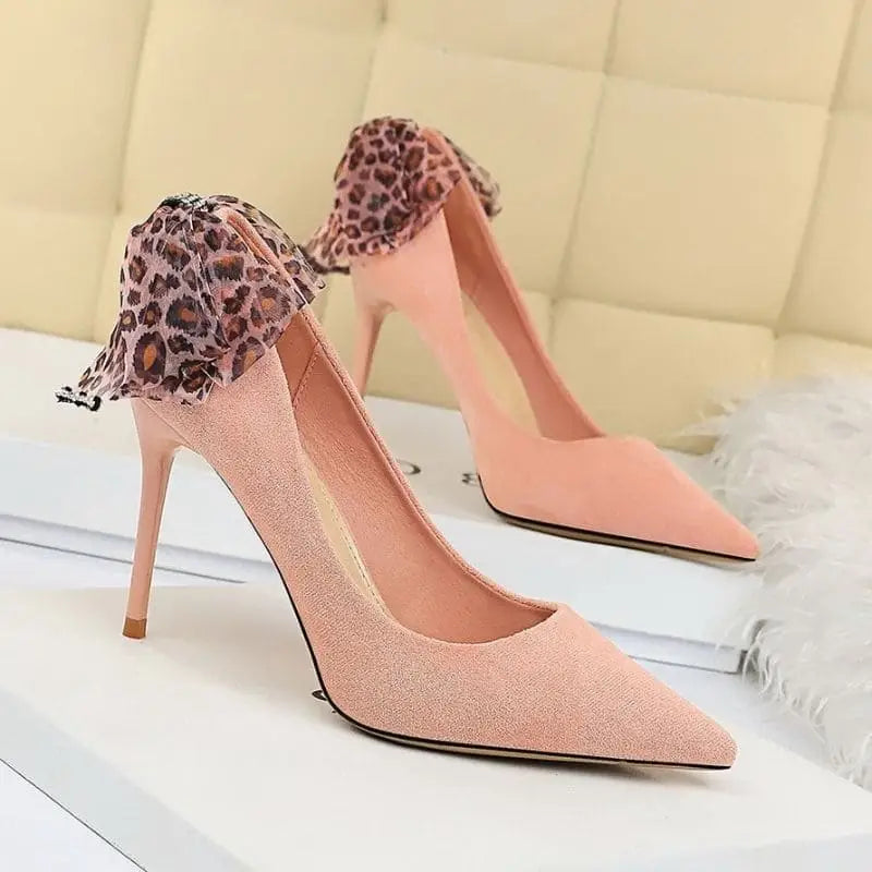 talons colorés léopard roses.