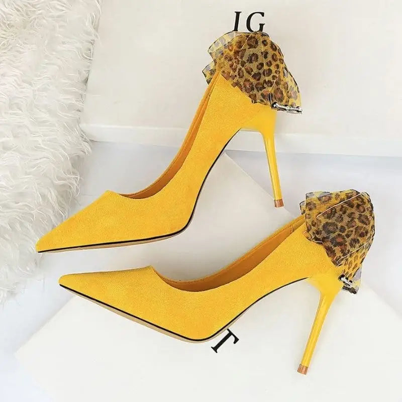 talons léopard jaunes.