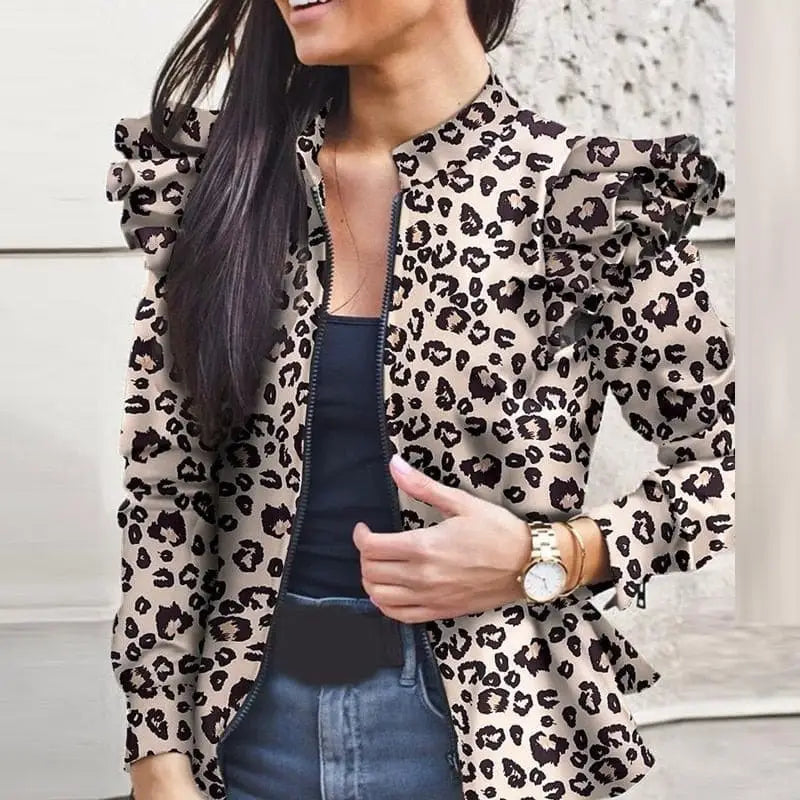 Veste léopard épaulettes blanche.