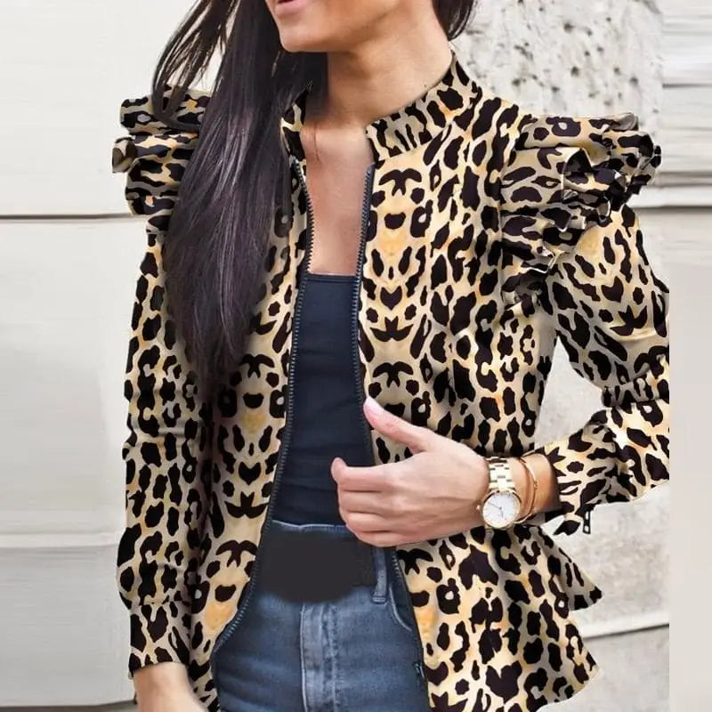 Veste à épaulettes léopard.