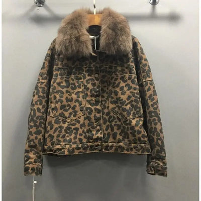 Veste léopard capuche fourrure.