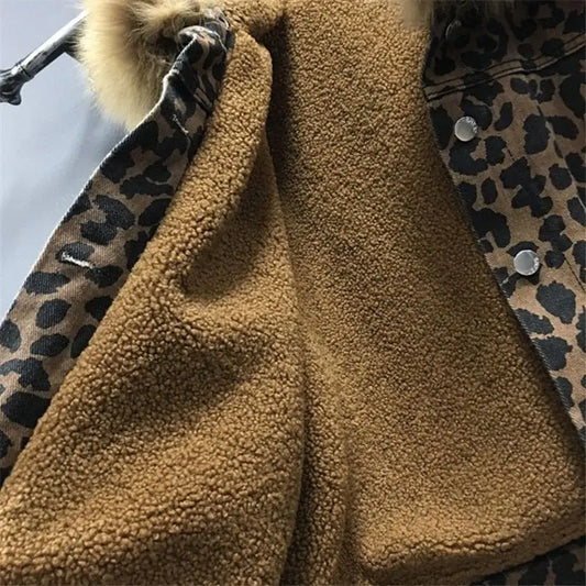 Intérieur veste léopard tendance.